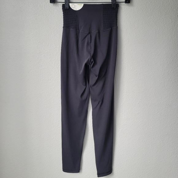 NWT Aerie OFFLINE Real Me Smocked Legging, Size XSmall, Color Black - Picture 9 of 10